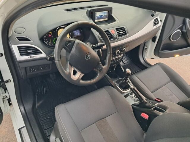 Білий Рено Меган, об'ємом двигуна 1.6 л та пробігом 220 тис. км за 7350 $, фото 17 на Automoto.ua