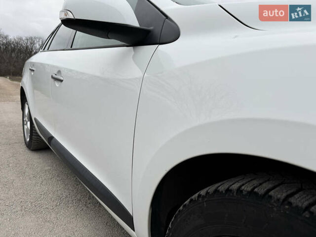 Белый Рено Меган, объемом двигателя 1.39 л и пробегом 207 тыс. км за 7200 $, фото 4 на Automoto.ua