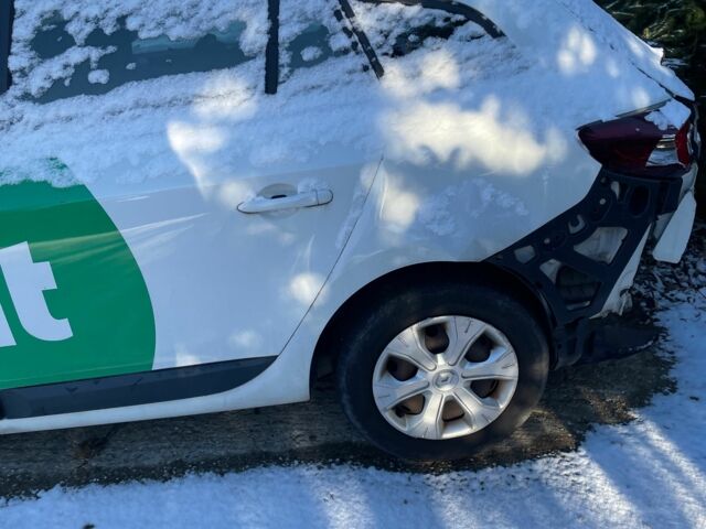 Білий Рено Меган, об'ємом двигуна 1.5 л та пробігом 3 тис. км за 1299 $, фото 4 на Automoto.ua