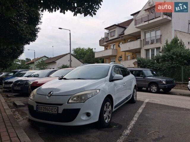 Белый Рено Меган, объемом двигателя 1.5 л и пробегом 311 тыс. км за 5300 $, фото 3 на Automoto.ua