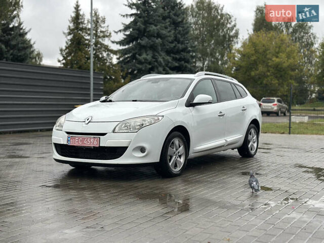 Белый Рено Меган, объемом двигателя 1.6 л и пробегом 247 тыс. км за 6300 $, фото 1 на Automoto.ua