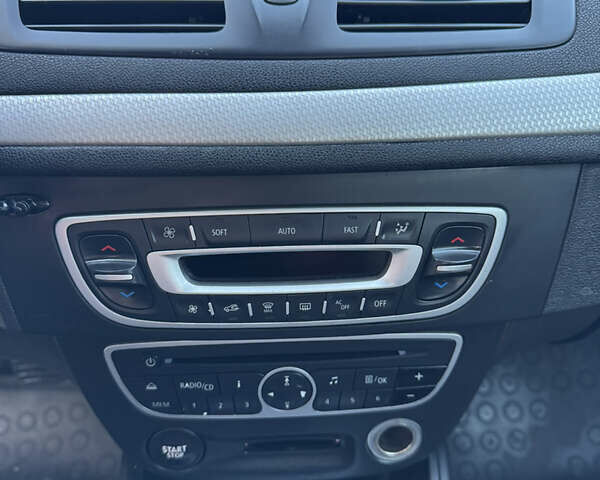 Белый Рено Меган, объемом двигателя 1.46 л и пробегом 298 тыс. км за 6200 $, фото 49 на Automoto.ua