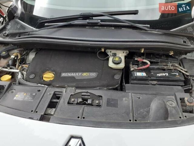 Белый Рено Меган, объемом двигателя 2 л и пробегом 236 тыс. км за 6500 $, фото 8 на Automoto.ua