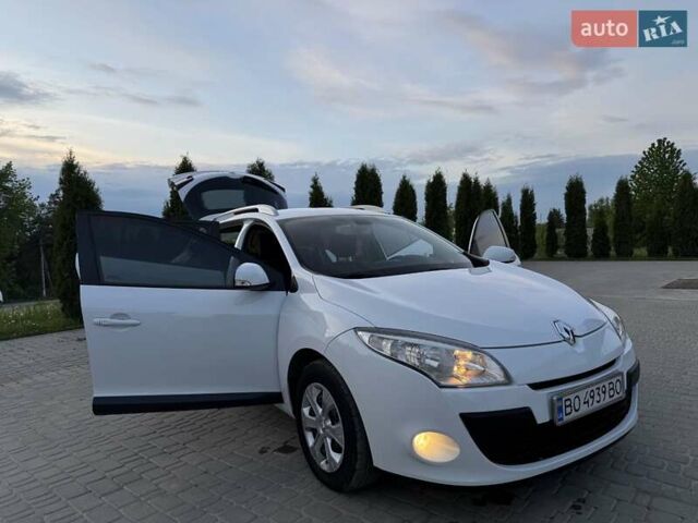 Белый Рено Меган, объемом двигателя 1.46 л и пробегом 316 тыс. км за 6500 $, фото 19 на Automoto.ua