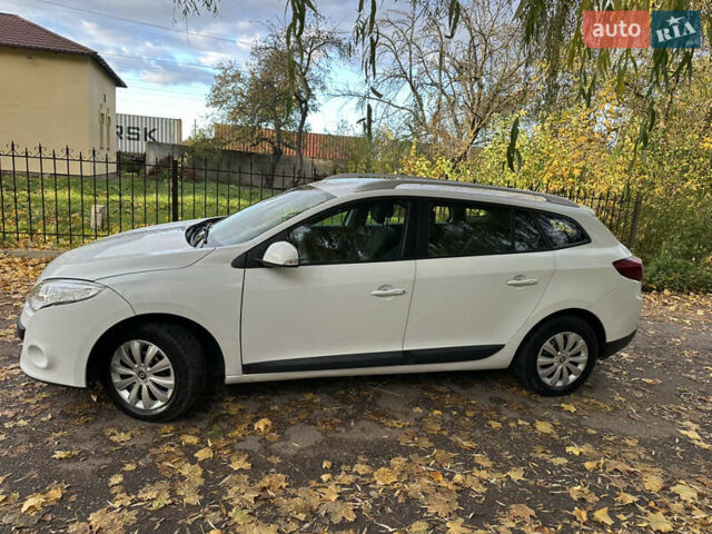 Белый Рено Меган, объемом двигателя 1.5 л и пробегом 257 тыс. км за 5250 $, фото 3 на Automoto.ua