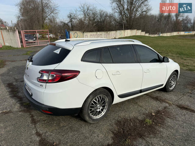 Белый Рено Меган, объемом двигателя 1.46 л и пробегом 299 тыс. км за 6200 $, фото 27 на Automoto.ua