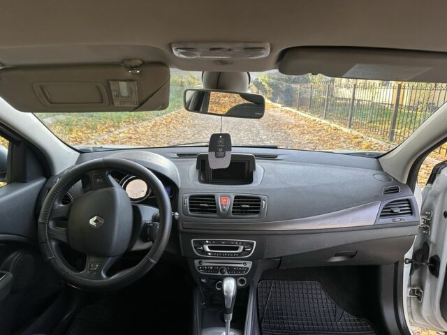 Білий Рено Меган, об'ємом двигуна 1.5 л та пробігом 257 тис. км за 5250 $, фото 16 на Automoto.ua