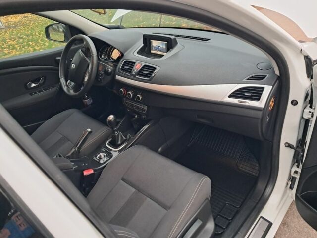 Білий Рено Меган, об'ємом двигуна 1.6 л та пробігом 220 тис. км за 7350 $, фото 18 на Automoto.ua