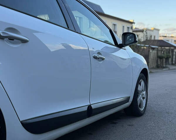 Белый Рено Меган, объемом двигателя 1.46 л и пробегом 298 тыс. км за 6200 $, фото 30 на Automoto.ua