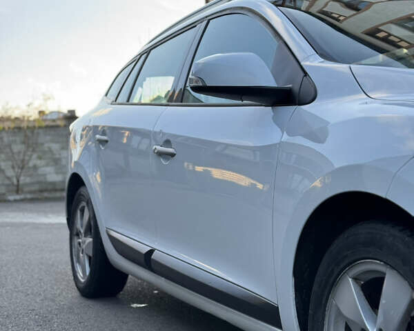 Белый Рено Меган, объемом двигателя 1.46 л и пробегом 298 тыс. км за 6200 $, фото 35 на Automoto.ua