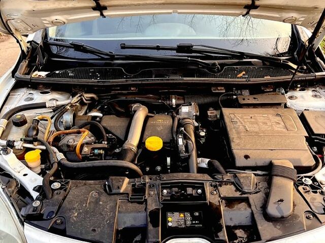 Белый Рено Меган, объемом двигателя 1.5 л и пробегом 265 тыс. км за 5900 $, фото 6 на Automoto.ua