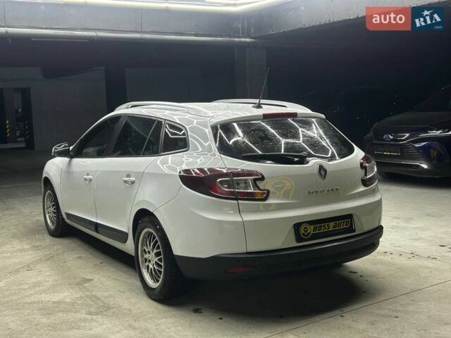 Білий Рено Меган, об'ємом двигуна 1.46 л та пробігом 295 тис. км за 6900 $, фото 3 на Automoto.ua