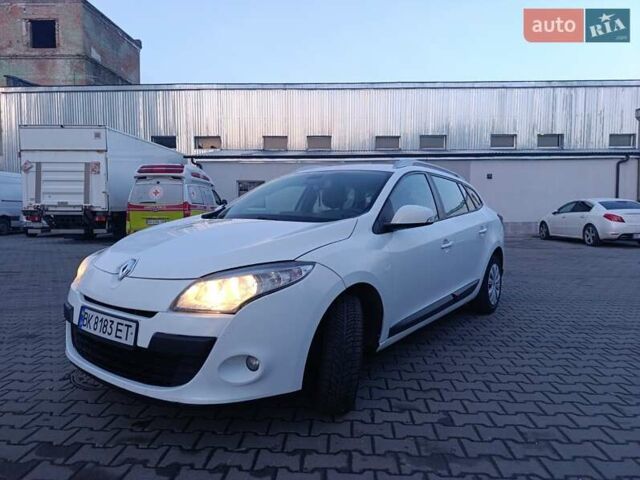 Белый Рено Меган, объемом двигателя 1.46 л и пробегом 258 тыс. км за 6200 $, фото 40 на Automoto.ua