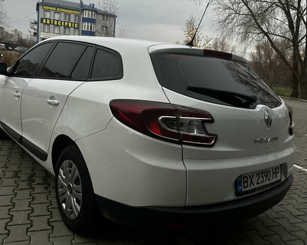 Белый Рено Меган, объемом двигателя 1.46 л и пробегом 289 тыс. км за 6200 $, фото 18 на Automoto.ua