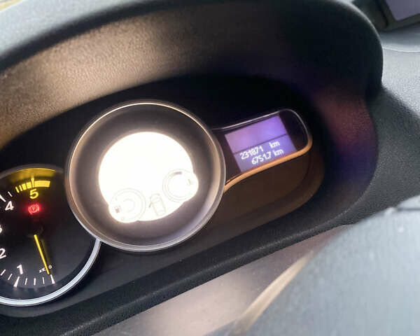 Белый Рено Меган, объемом двигателя 1.46 л и пробегом 232 тыс. км за 5850 $, фото 16 на Automoto.ua