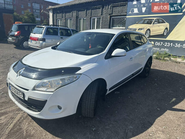 Белый Рено Меган, объемом двигателя 1.46 л и пробегом 339 тыс. км за 5300 $, фото 18 на Automoto.ua