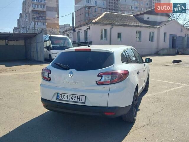Білий Рено Меган, об'ємом двигуна 1.46 л та пробігом 300 тис. км за 6200 $, фото 1 на Automoto.ua