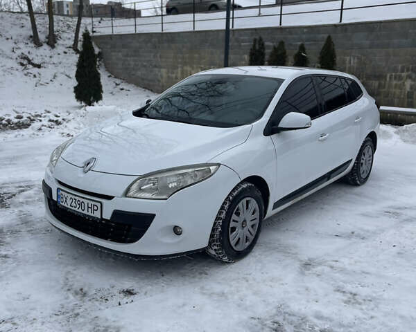 Белый Рено Меган, объемом двигателя 1.46 л и пробегом 289 тыс. км за 5999 $, фото 5 на Automoto.ua