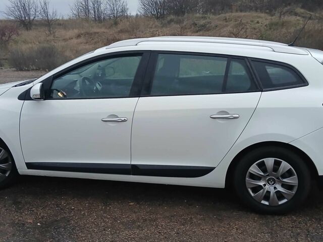 Белый Рено Меган, объемом двигателя 1.6 л и пробегом 240 тыс. км за 7200 $, фото 3 на Automoto.ua