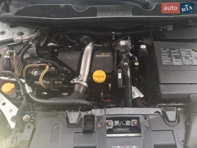 Белый Рено Меган, объемом двигателя 1.46 л и пробегом 298 тыс. км за 6700 $, фото 8 на Automoto.ua