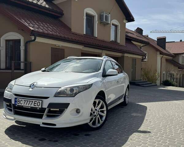 Білий Рено Меган, об'ємом двигуна 2 л та пробігом 230 тис. км за 7600 $, фото 2 на Automoto.ua