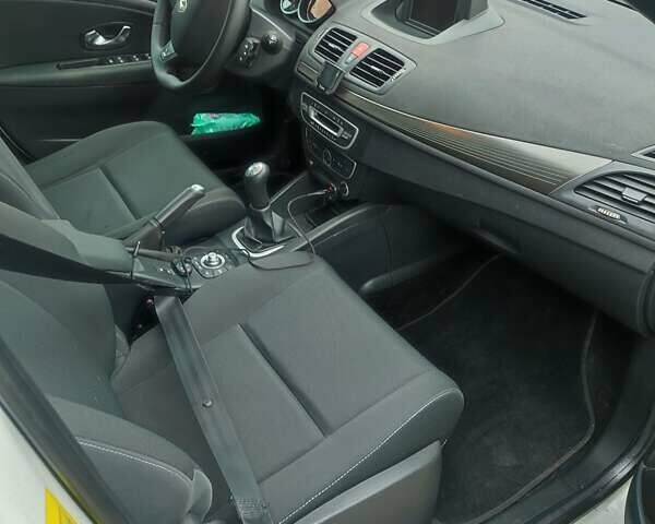 Рено Меган 2010 в Вышгороде на Automoto.ua Белый Рено Меган, объемом двигателя 1.6 л и пробегом 212 тыс. км за 7500 $, фото 11 на Automoto.ua