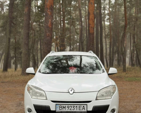 Белый Рено Меган, объемом двигателя 1.6 л и пробегом 255 тыс. км за 7250 $, фото 4 на Automoto.ua