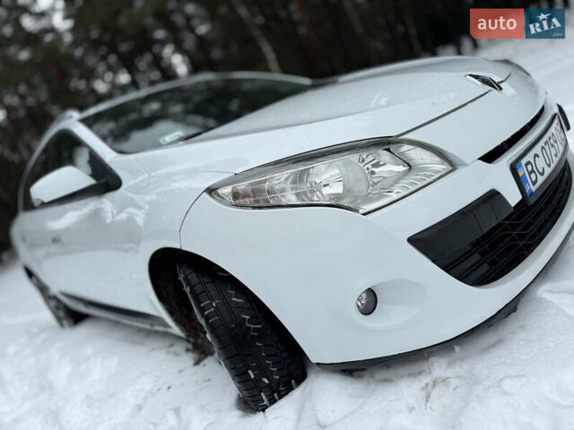 Белый Рено Меган, объемом двигателя 1.87 л и пробегом 302 тыс. км за 6300 $, фото 3 на Automoto.ua