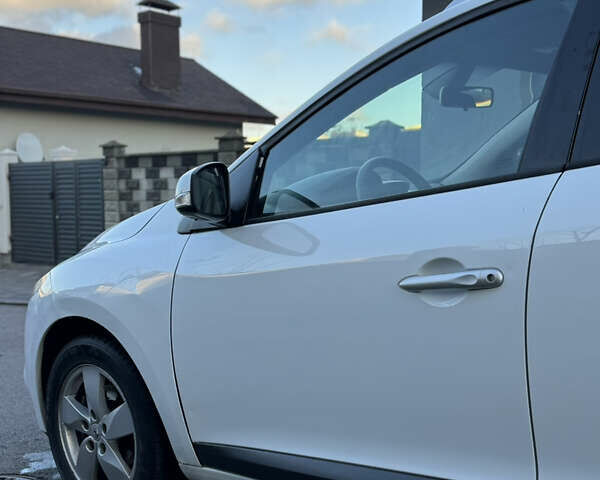 Белый Рено Меган, объемом двигателя 1.46 л и пробегом 298 тыс. км за 6200 $, фото 13 на Automoto.ua