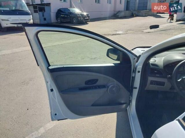 Білий Рено Меган, об'ємом двигуна 1.46 л та пробігом 300 тис. км за 6200 $, фото 14 на Automoto.ua