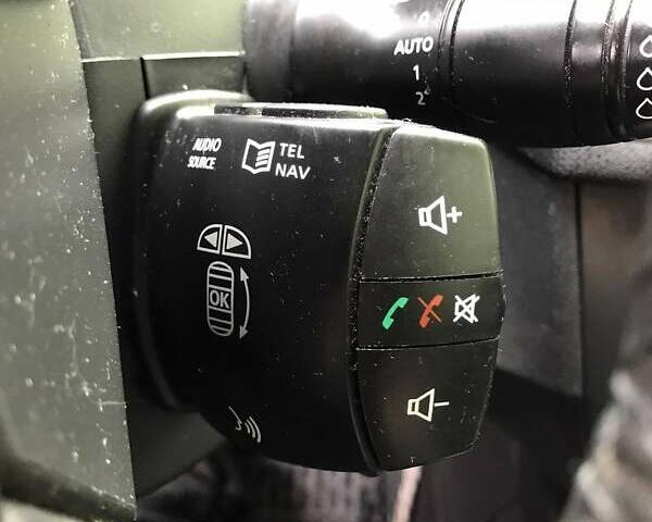 Белый Рено Меган, объемом двигателя 1.5 л и пробегом 250 тыс. км за 6300 $, фото 5 на Automoto.ua