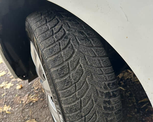 Белый Рено Меган, объемом двигателя 1.5 л и пробегом 257 тыс. км за 5250 $, фото 13 на Automoto.ua