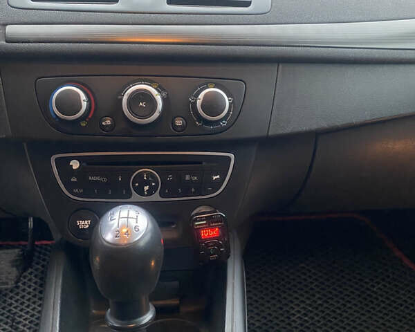 Белый Рено Меган, объемом двигателя 1.46 л и пробегом 232 тыс. км за 5850 $, фото 13 на Automoto.ua