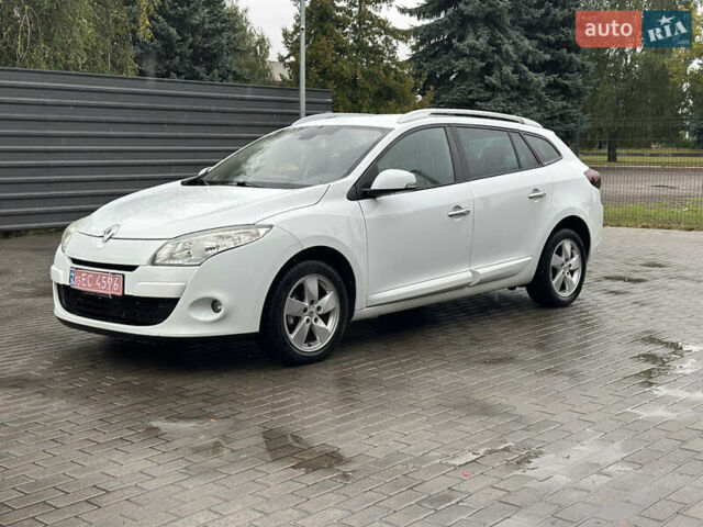 Белый Рено Меган, объемом двигателя 1.6 л и пробегом 247 тыс. км за 6300 $, фото 9 на Automoto.ua