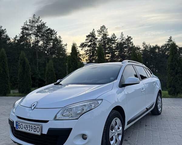 Белый Рено Меган, объемом двигателя 1.46 л и пробегом 316 тыс. км за 6500 $, фото 3 на Automoto.ua