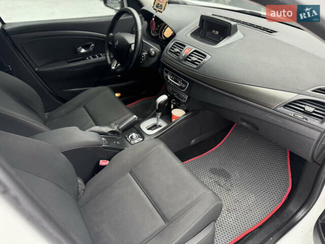 Белый Рено Меган, объемом двигателя 1.46 л и пробегом 299 тыс. км за 6900 $, фото 8 на Automoto.ua