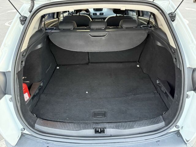 Белый Рено Меган, объемом двигателя 1.5 л и пробегом 243 тыс. км за 7500 $, фото 14 на Automoto.ua