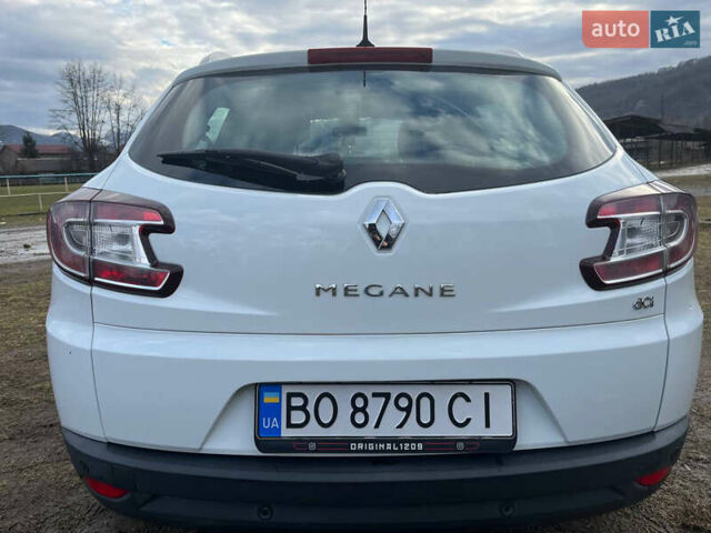 Белый Рено Меган, объемом двигателя 1.4 л и пробегом 226 тыс. км за 6100 $, фото 1 на Automoto.ua