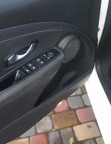 Белый Рено Меган, объемом двигателя 1.5 л и пробегом 197 тыс. км за 7400 $, фото 1 на Automoto.ua