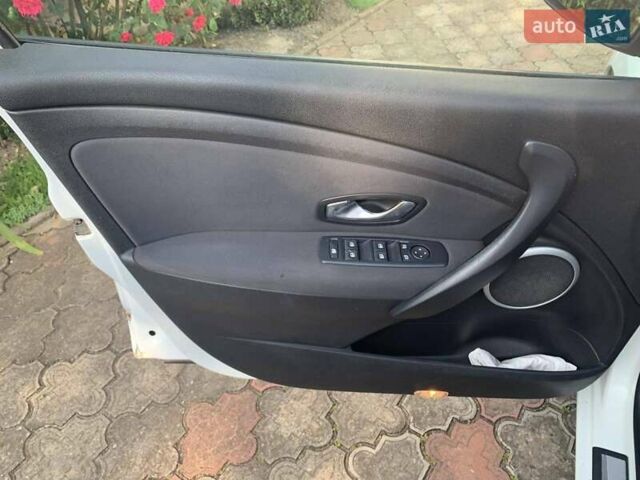 Белый Рено Меган, объемом двигателя 1.46 л и пробегом 210 тыс. км за 6300 $, фото 4 на Automoto.ua