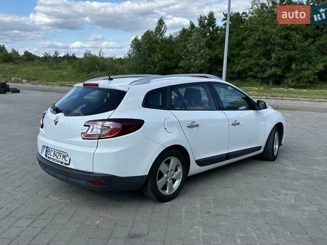 Белый Рено Меган, объемом двигателя 1.46 л и пробегом 207 тыс. км за 7200 $, фото 3 на Automoto.ua