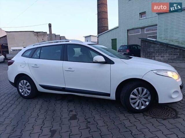 Белый Рено Меган, объемом двигателя 1.46 л и пробегом 258 тыс. км за 6200 $, фото 42 на Automoto.ua