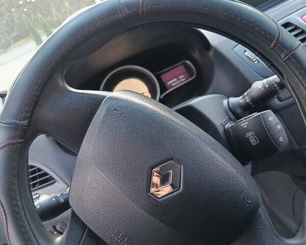 Белый Рено Меган, объемом двигателя 1.46 л и пробегом 205 тыс. км за 6800 $, фото 10 на Automoto.ua