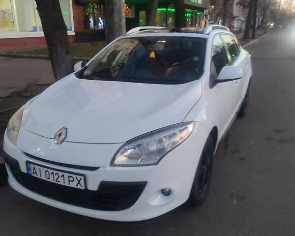 Рено Меган 2010 в Вышгороде на Automoto.ua Белый Рено Меган, объемом двигателя 1.6 л и пробегом 212 тыс. км за 7500 $, фото 9 на Automoto.ua