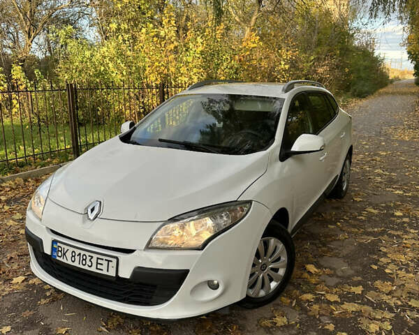 Белый Рено Меган, объемом двигателя 1.5 л и пробегом 257 тыс. км за 5250 $, фото 26 на Automoto.ua