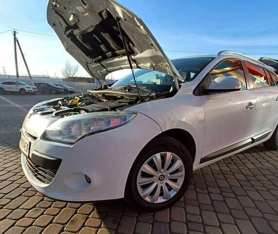 Белый Рено Меган, объемом двигателя 1.46 л и пробегом 258 тыс. км за 6200 $, фото 22 на Automoto.ua