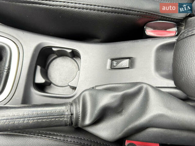 Белый Рено Меган, объемом двигателя 1.87 л и пробегом 302 тыс. км за 6300 $, фото 31 на Automoto.ua