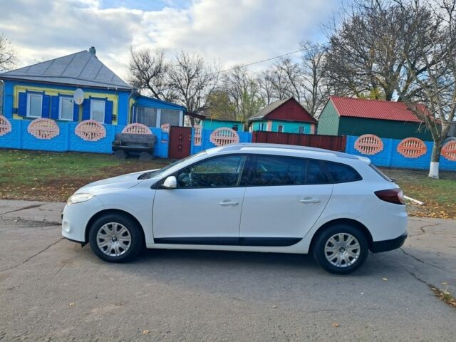 Білий Рено Меган, об'ємом двигуна 1.6 л та пробігом 220 тис. км за 7350 $, фото 4 на Automoto.ua