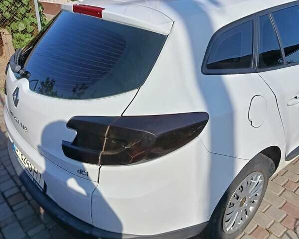 Белый Рено Меган, объемом двигателя 1.46 л и пробегом 300 тыс. км за 6000 $, фото 3 на Automoto.ua