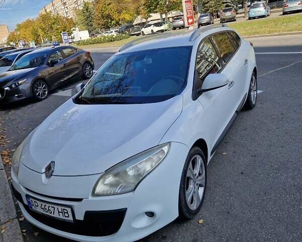 Белый Рено Меган, объемом двигателя 1.87 л и пробегом 215 тыс. км за 7200 $, фото 2 на Automoto.ua